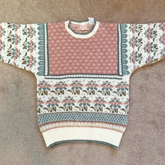 Vintage Cadogan Court Sweater, Size M - Picture 10 of 12